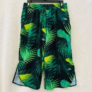 NWT FABLETICS Wide Leg Capri Lightweight Tropical Palm Leaf Pants | Woman Small